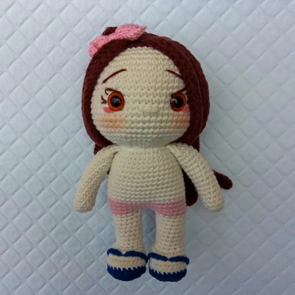 Boneca Amigurumi Juju Oriental (Mini Mim Criança)