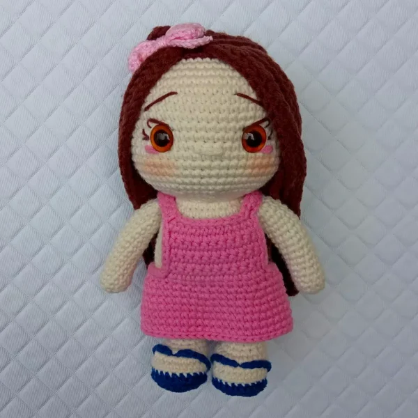 Boneca Amigurumi Juju Oriental (Mini Mim Criança)