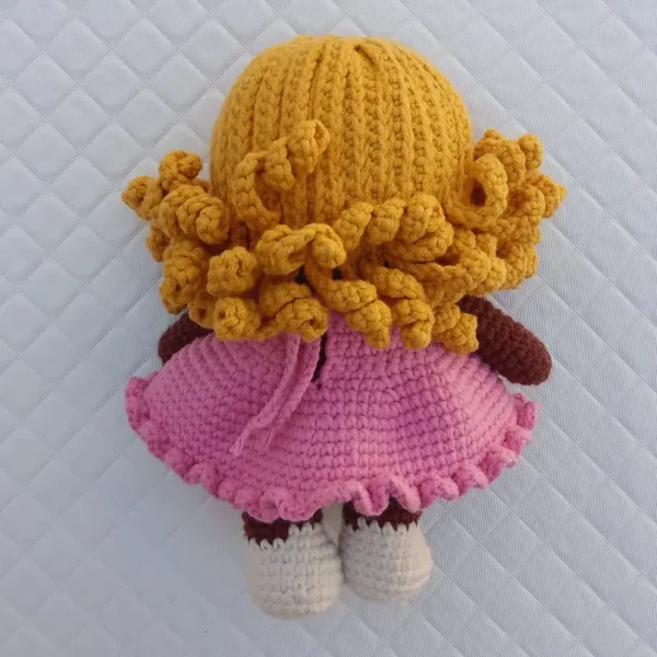 Boneca Amigurumi Larissa (Mini Mim Criança)