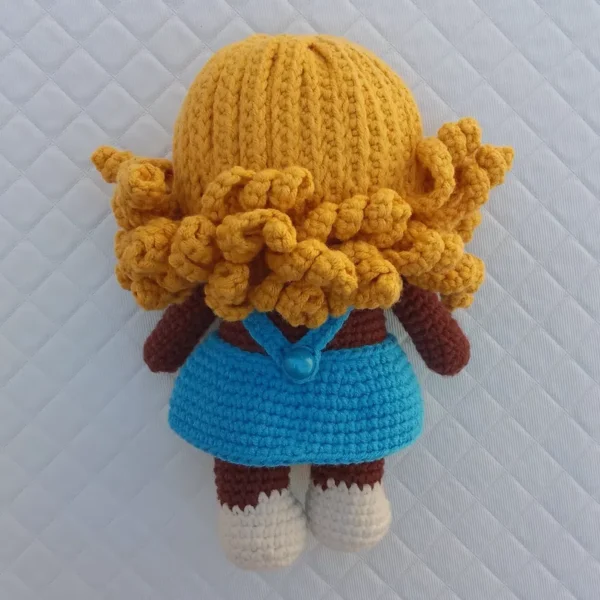 Boneca Amigurumi Larissa (Mini Mim Criança)